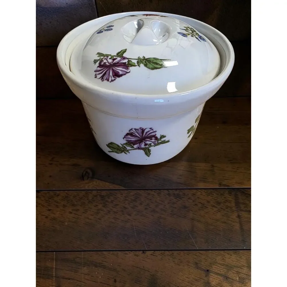 Caroline by BIA CORDON BLEU oval Covered Casserole Dish Floral